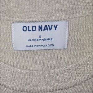 Old Navy Women’s Cream Crewneck Pullover Sweater